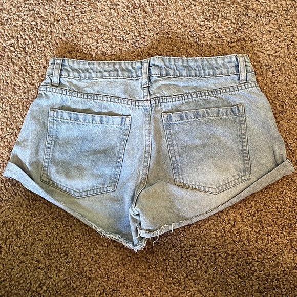 Womens denim shorts - Picture 2 of 2